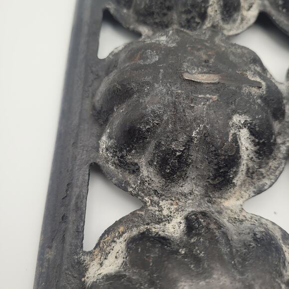 Vintage Cast Iron 6 Well Turks Head Gem Mold Pan Corn Bread Rustic Bakeware - Picture 5 of 12